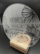 Deko Glasaufsteller mit Spruch „Liebes Glück – Ich wohne hier“